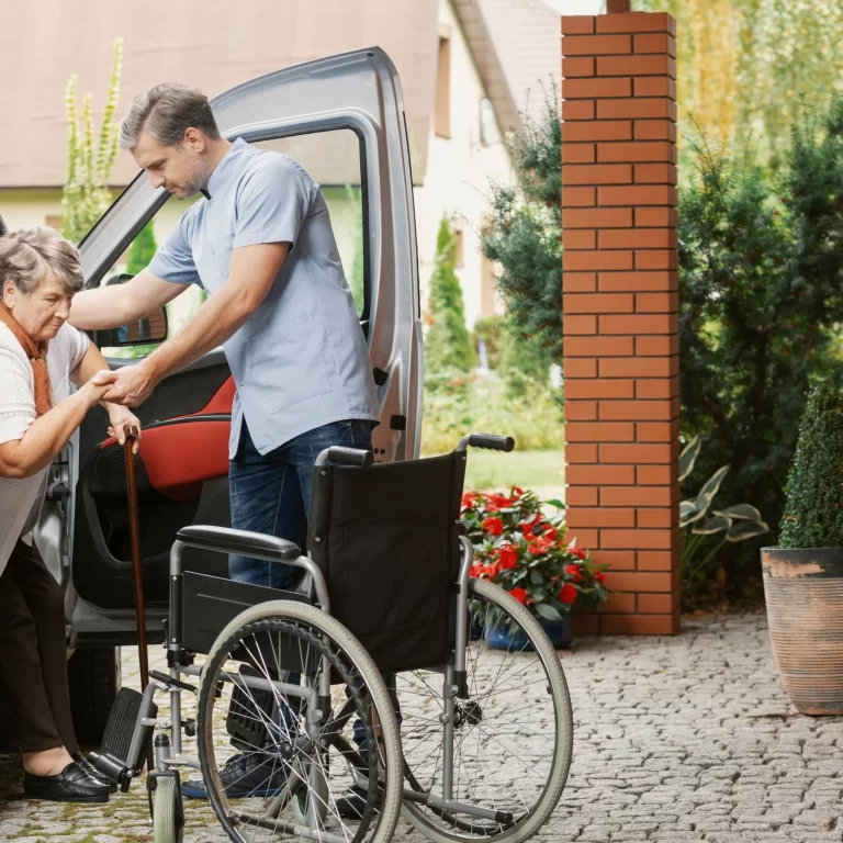 10-signs-your-aging-parent-may-need-in-home-care-help